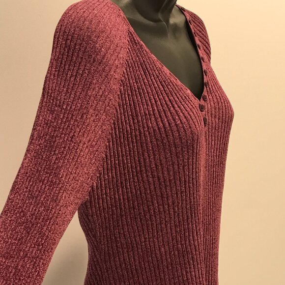Sexy pink heathered low-cut knit cotton sweater with button detailing, L - Picture 1 of 4